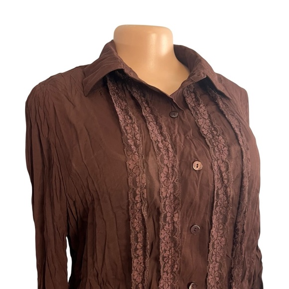 3/$30 🍂 E.C Designs Vintage Brown Lace Button Up Blouse - Picture 4 of 9